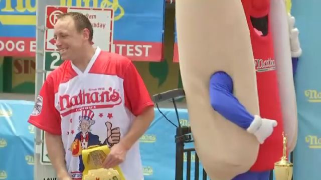 Nathan's hot dog eating contest 