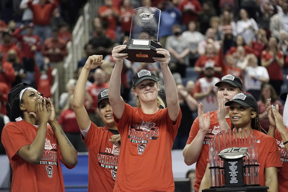 WATCH: North Carolina baseball hoists 2022 ACC Tournament Championship  trophy - On3