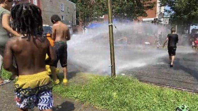 Newburgh opens hydrants to help residents cool off 	