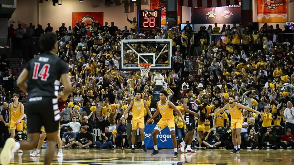 Lukosius hits 6 3-pointers to help No. 18 Cincinnati hold off Northern Kentucky 76-60