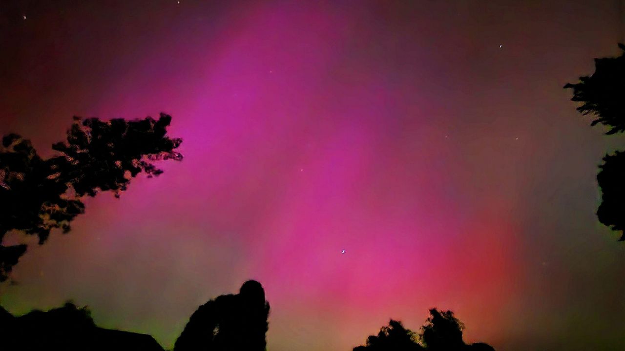 The northern lights dazzle over Lakewood, Ohio on Oct. 10, 2024. (Spectrum News 1/Lydia Taylor)