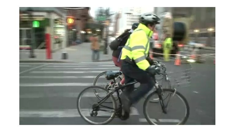 Anuncian un programa piloto de proteccion a ciclistas