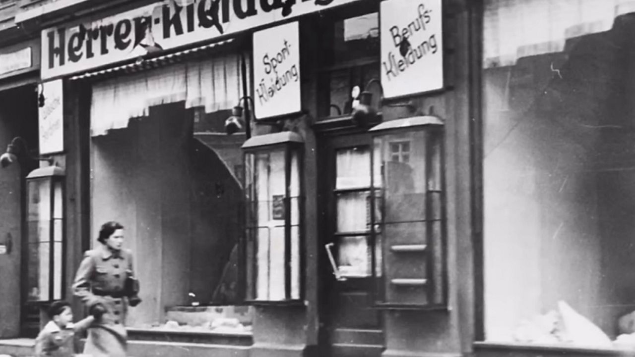 Students at Edward R. Murrow High School in Midwood, Brooklyn, are among the first in the nation to experience “Inside Kristallnacht.” (Courtesy of United States Holocaust Memorial Museum)