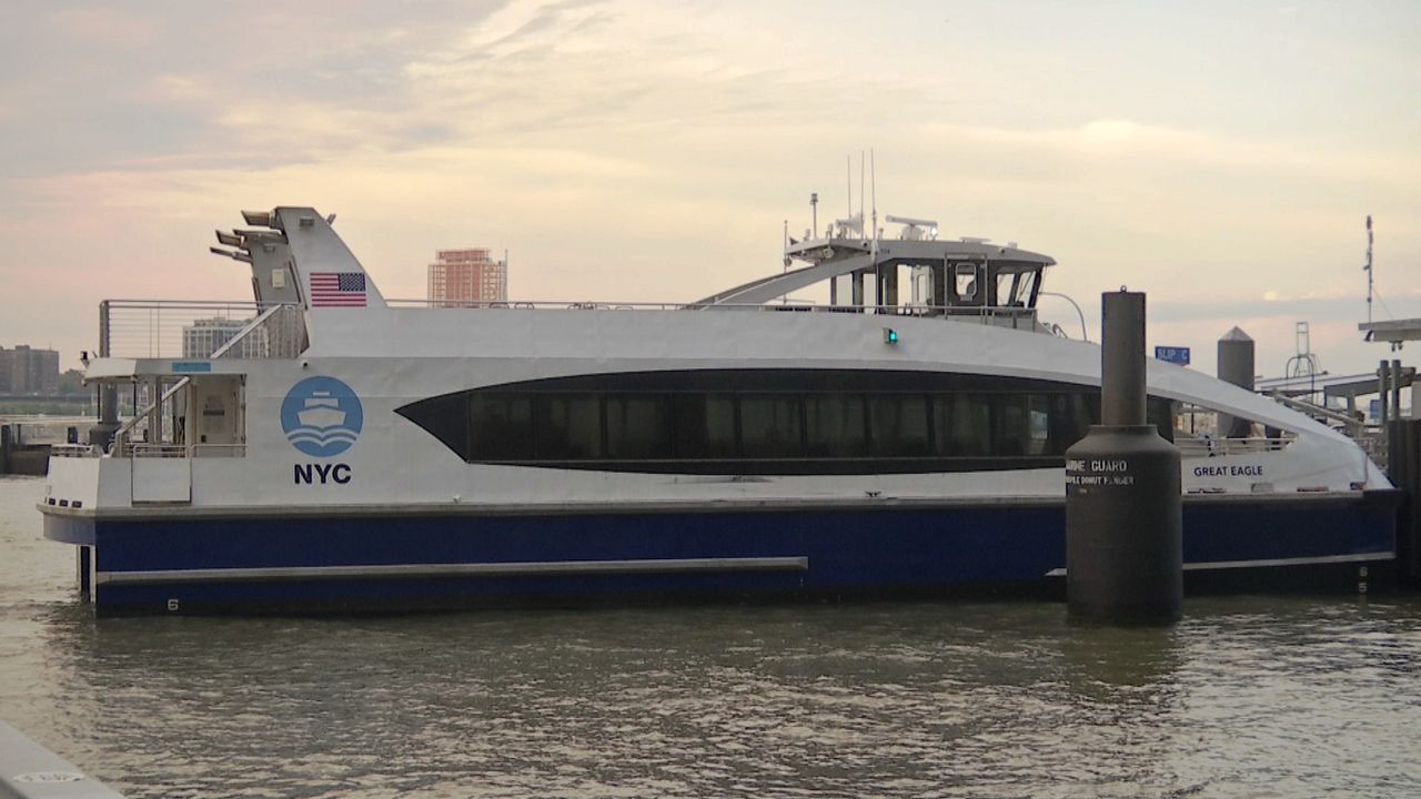 ferry from staten island to midtown manhattan