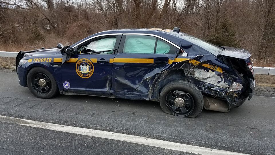 nysp car hit thruway