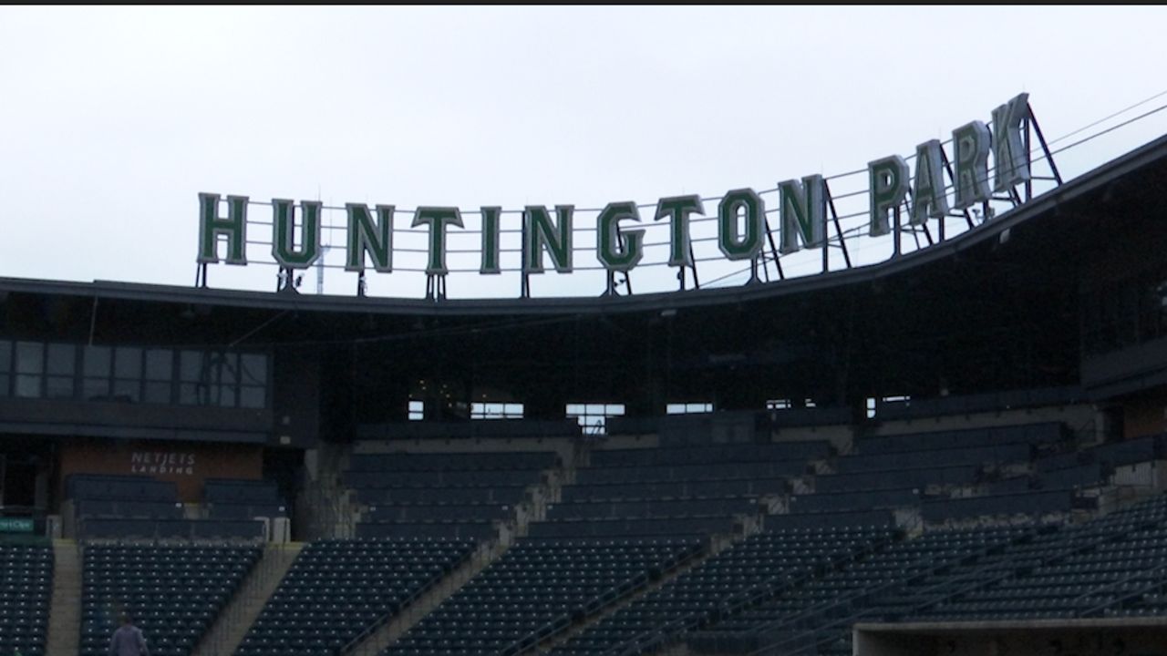 columbus-clippers-start-2023-season-with-dime-a-dog-night