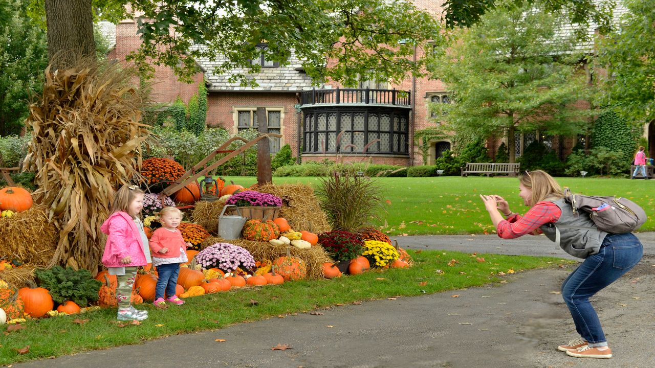 Stan Hywet Hall & Gardens hosts Ohio Mart artisan fair