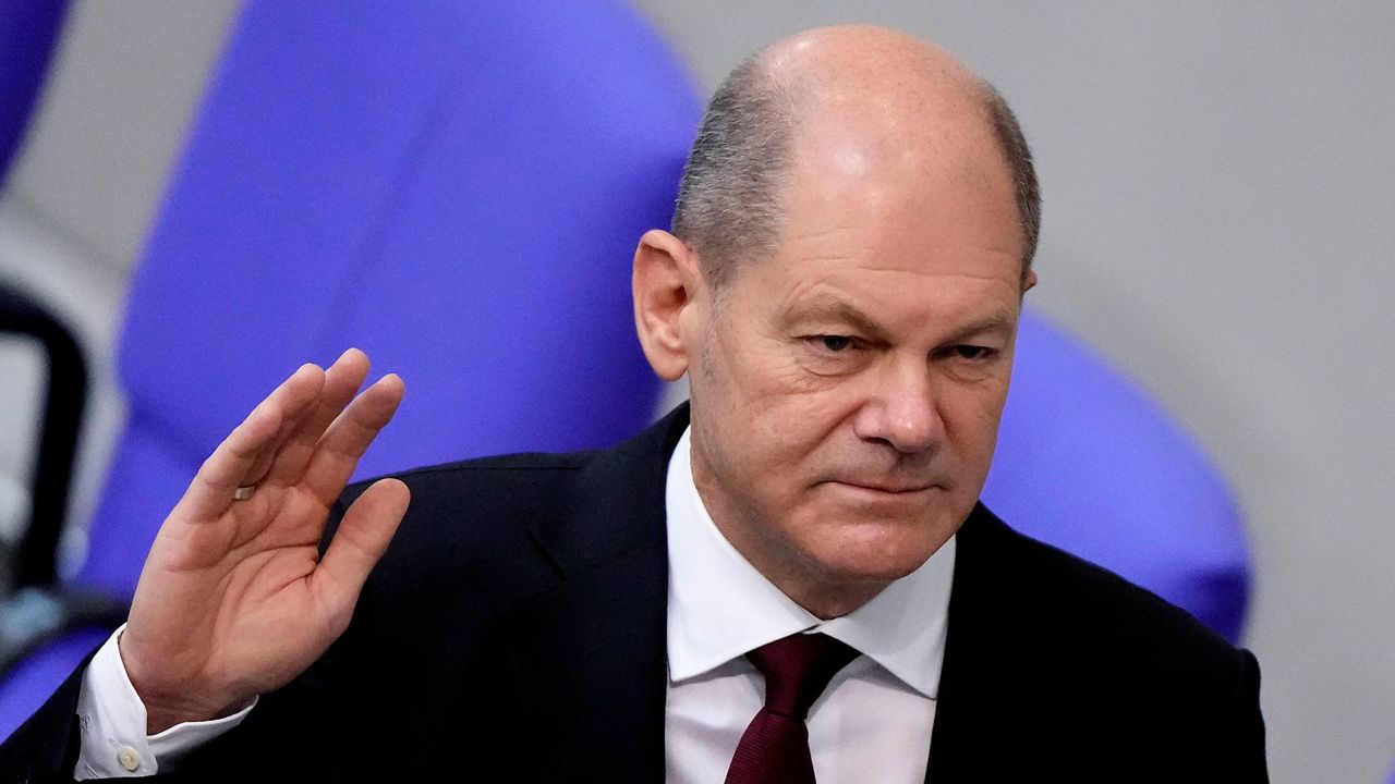 New elected German Chancellor Olaf Scholz is sworn in Wednesday by Parliament President Baerbel Bas in the German Parliament Bundestag in Berlin. (Photo/Markus Schreiber)