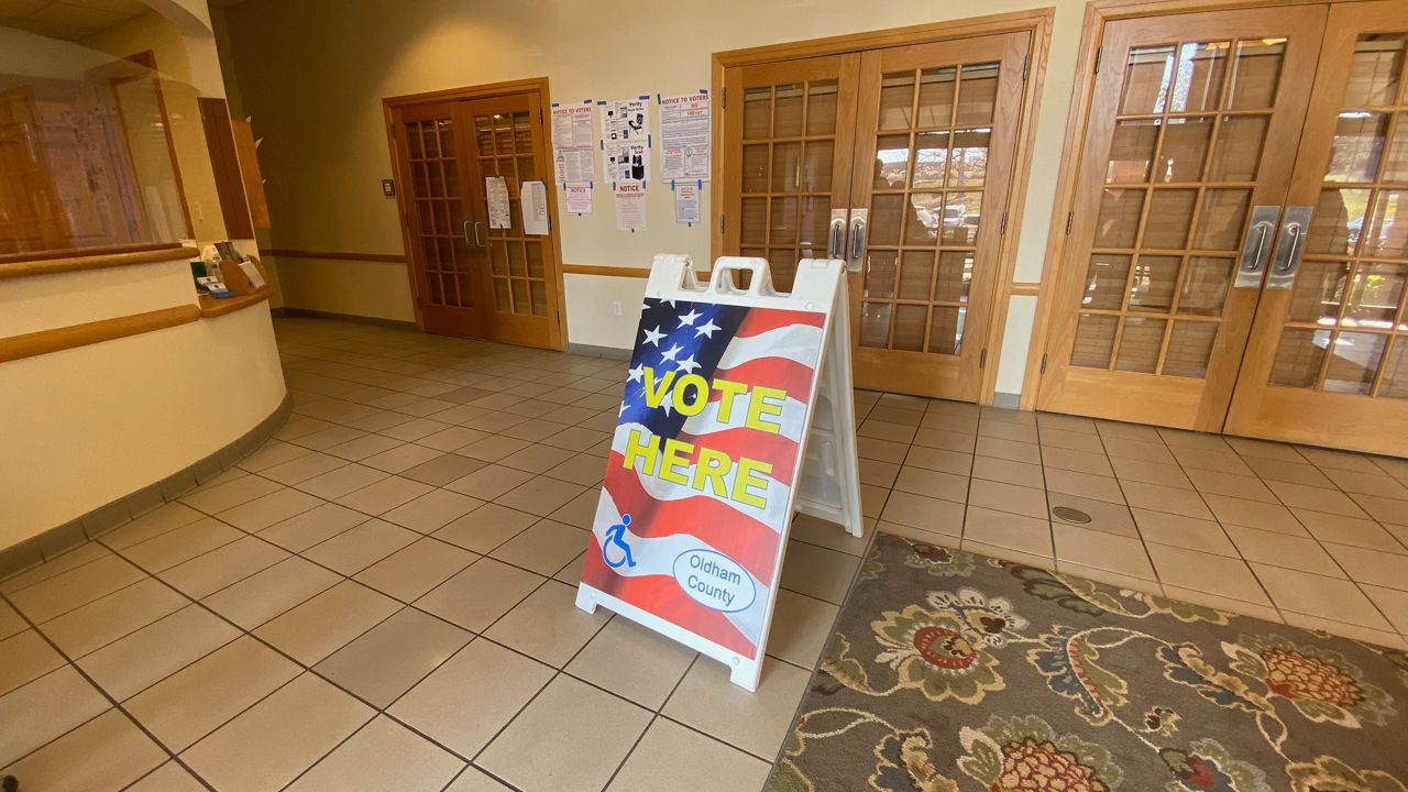 A voting station at a Jefferson County precinct. (Spectrum News 1/Diamond Palmer)