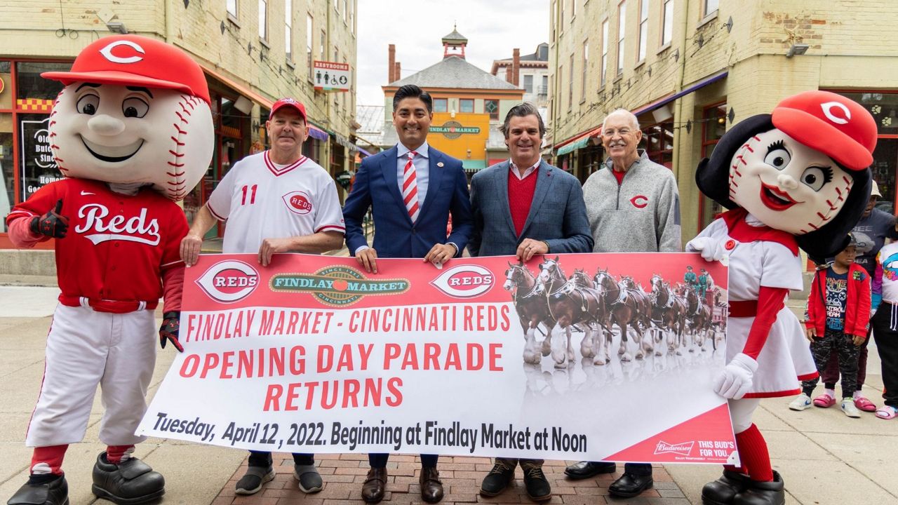 Downtown Cincinnati street renamed for Reds Hall-of-Famer Barry Larkin