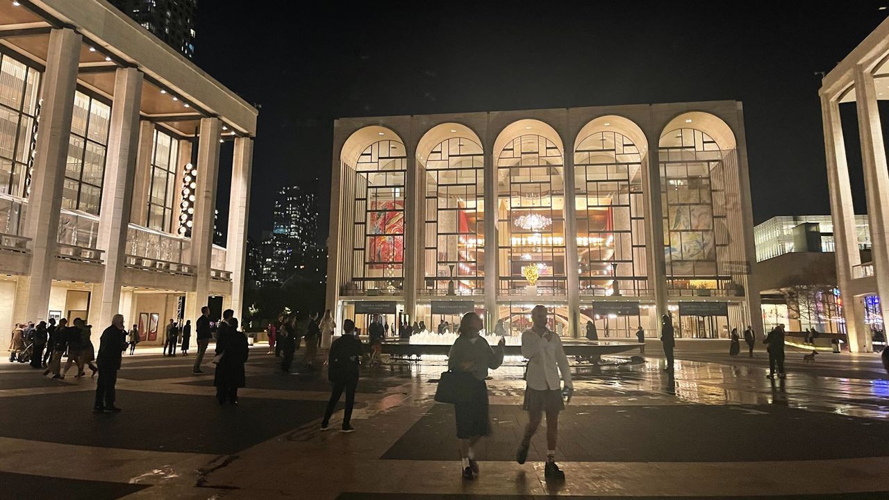 Metropolitan Opera has opening night, starts 2022-23 season