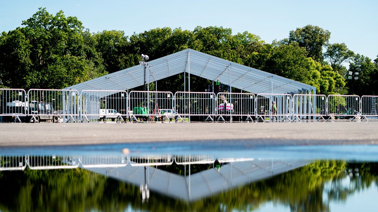 Tent camp will not block migrants from shelters