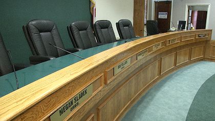 Oviedo city leaders are moving forward with changes that would extend their terms to four years. But not everyone wants the change. (Jeff Allen, staff)