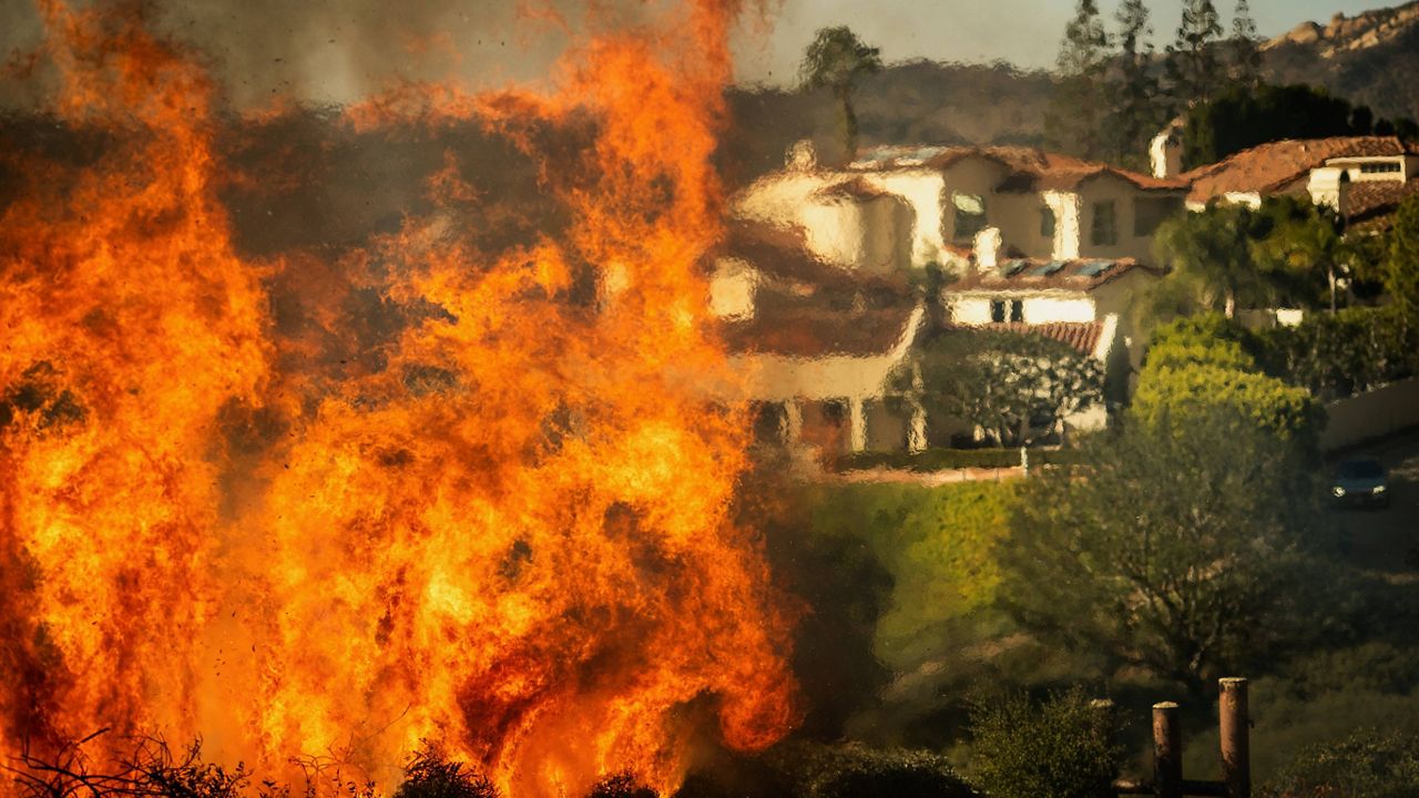 Newsom Many structures destroyed in Pacific Palisades fire