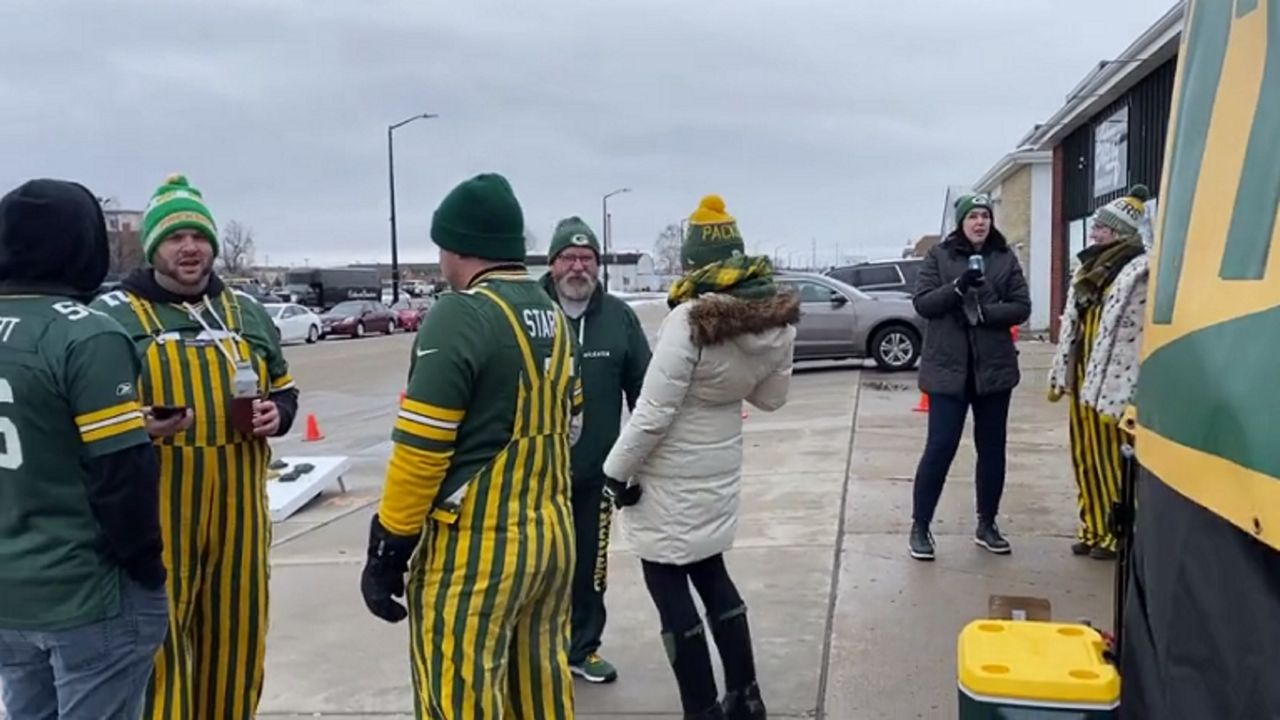 Tailgate Tour connects Packers with fans