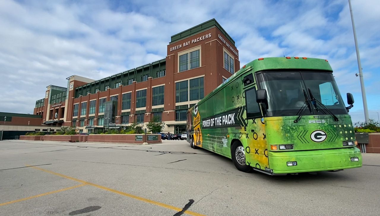 Packers alumni make early season road trip across the state