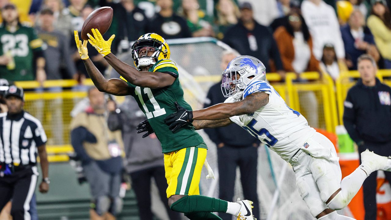 David Montgomery runs wild as Lions beat Packers 34-20 to take early  command of NFC North