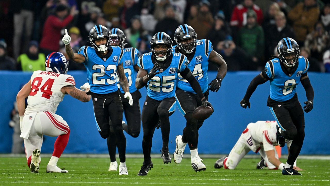 Pineiro field goal lifts Panthers to 20-17 win over Giants