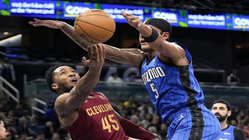 Magic hold Cavaliers to 15 points in 3rd quarter, win 104-94