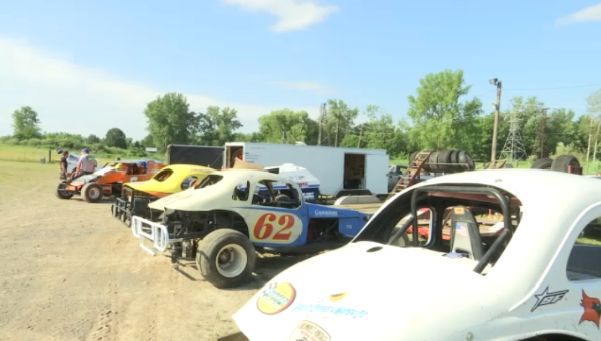 Paradise speedway race cars