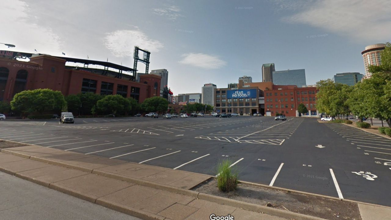 Police investigating over 25 car breakins near Busch