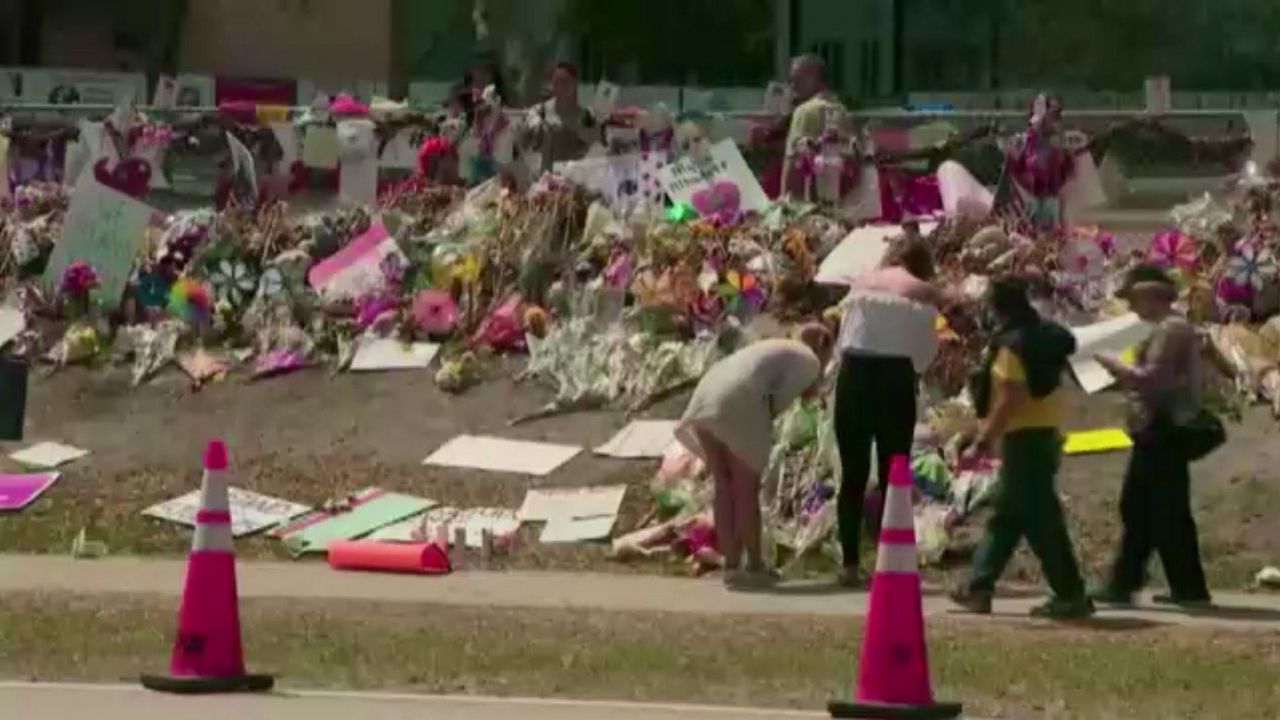 Fulton woman accused of stealing from Parkland memorial