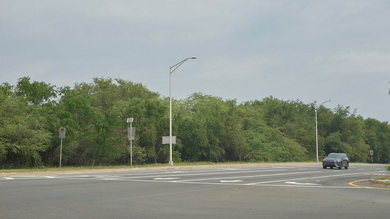 A developer wants to build a new commercial center for DHHL at the corner of Fort Weaver Road and Old Fort Weaver Road. (Honolulu Civil Beat/David Croxford)