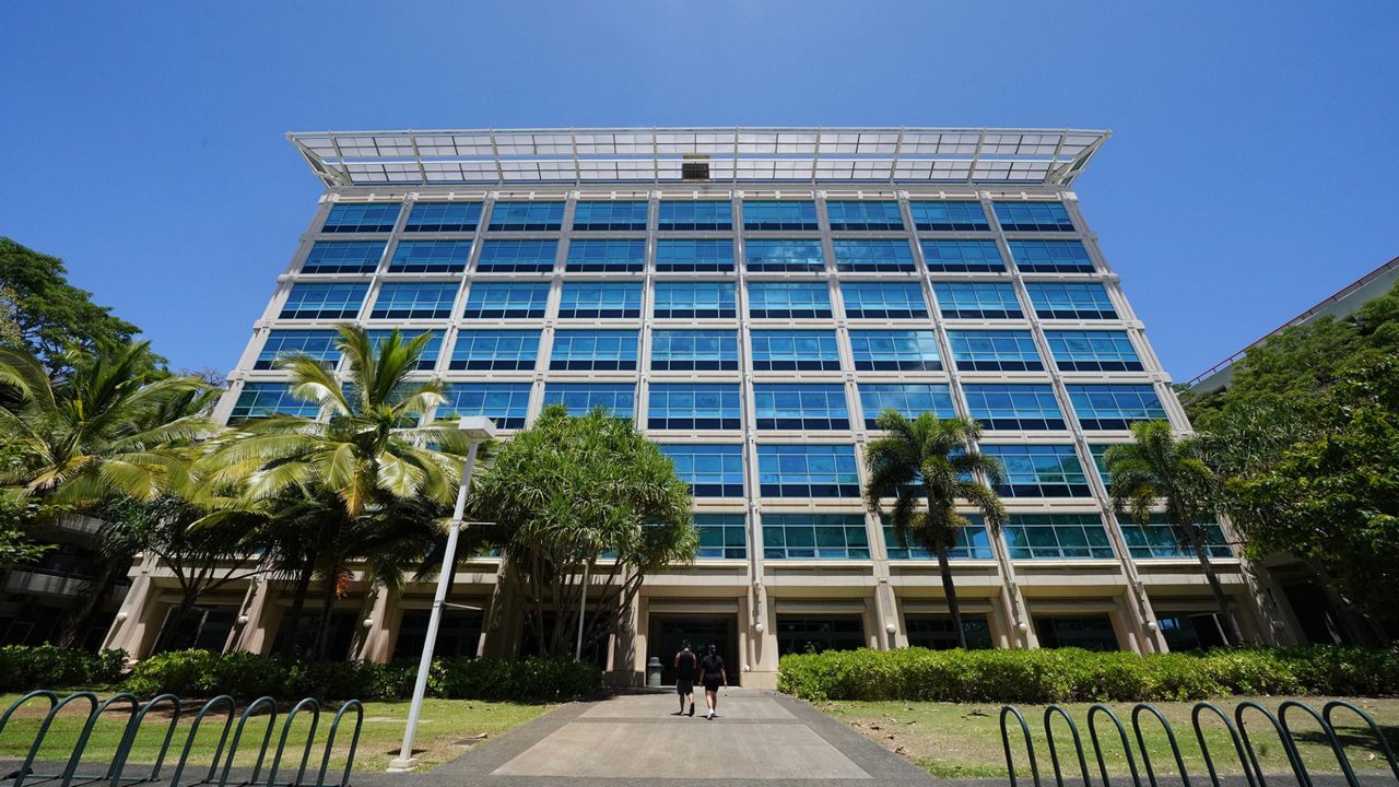 University of Hawaiʻi Mānoa’s School of Ocean Science and Technology has lost $3.5 million to study sea level rise. (Honolulu Civil Beat/Cory Lum)