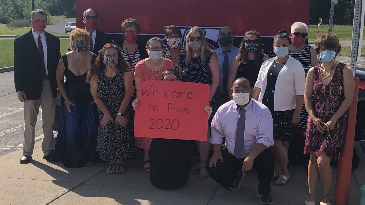 Holley High School Holds Prom, 'Sort of'