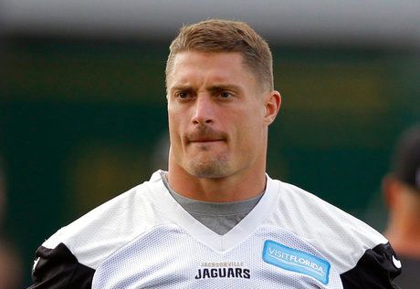 Jacksonville Jaguars linebacker Paul Posluszny takes part in an NFL practice session at the Allianz Park rugby stadium in London. (AP Photo/Alastair Grant, File)