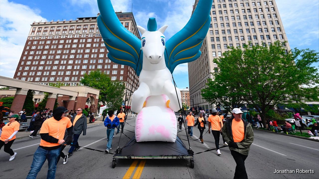 The pegasus inflatable kicks off the Zoeller Pump Company Pegasus Parade on Broadway on April 30, 2023. (Kentucky Derby Festival/Jonathan Roberts)