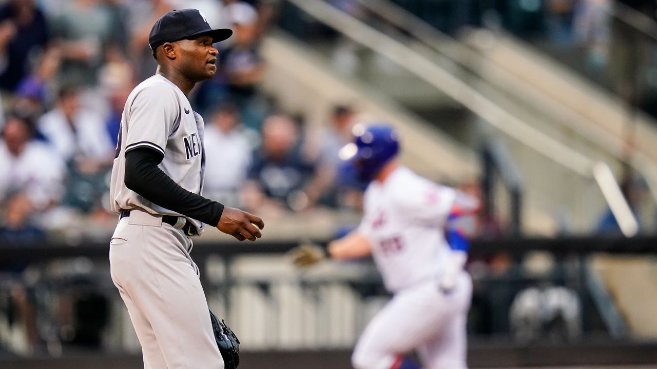 Yankees take first game of Subway Series behind five-run fourth