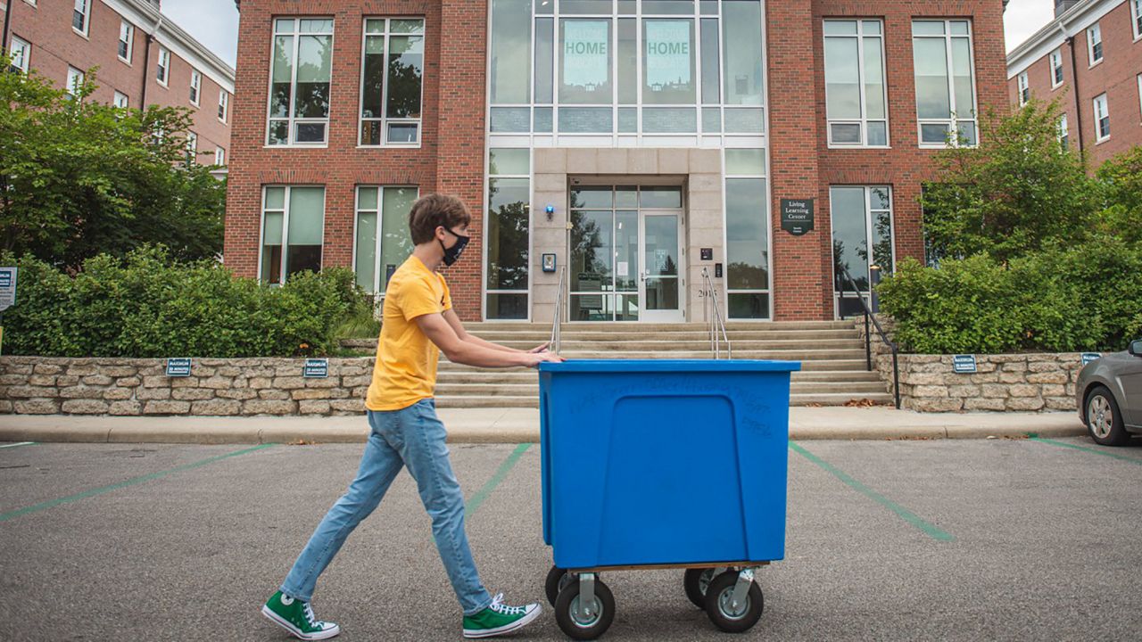 An Ohio University student moves in at a residence hall. (Ohio University)