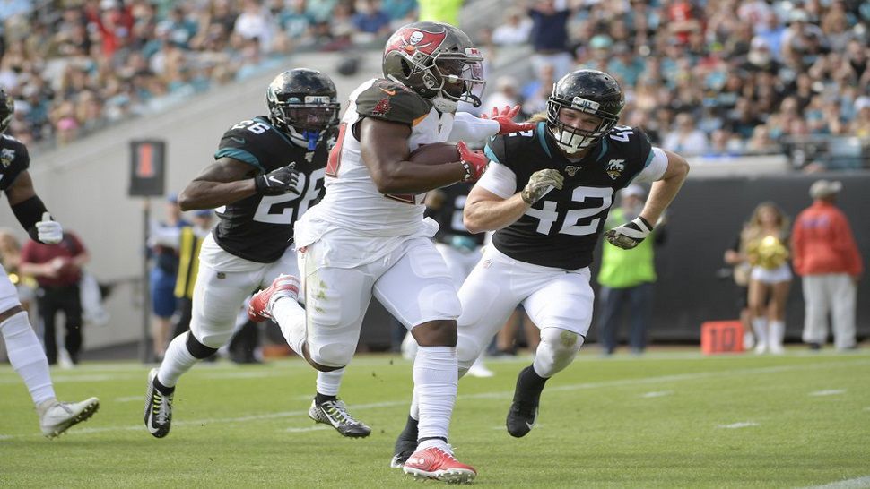 Tampa Bay running back Peyton Barber took advantage of the NFL's worst rushing defense in November and scored two touchdowns on Sunday.