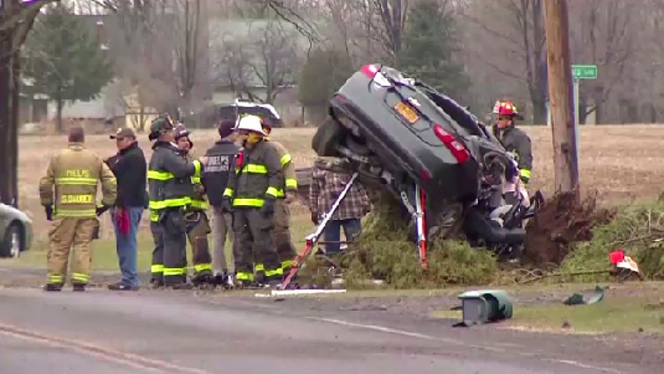 Teenage girl in critical condition after Ontario County crash