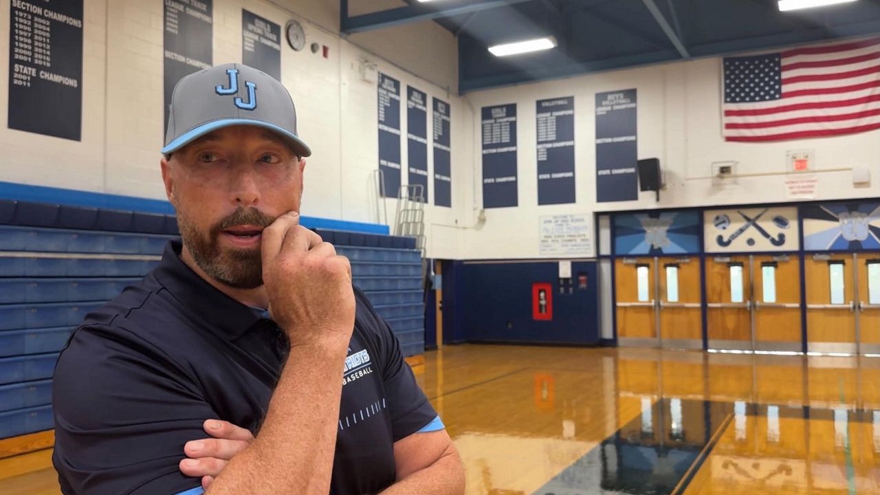 Teachers react to 1 year of statewide ban of cellphones in schools