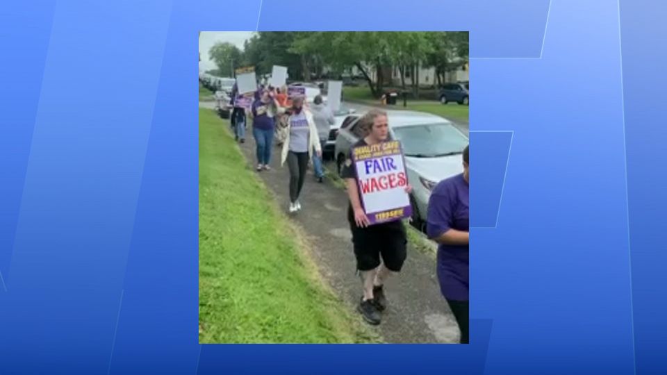 Gasport nursing home workers picketing for higher wages