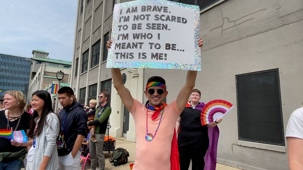 Hundreds enjoyed Milwaukee Pride parade