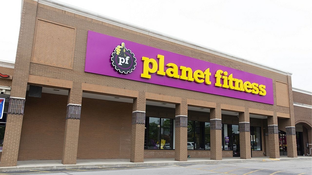 Planet Fitness in Louisville offering free gym usage due to