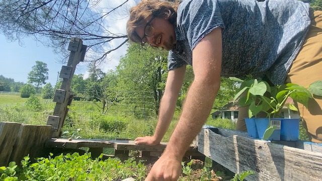 Plant a Row for the Hungry helps distribute fresh food