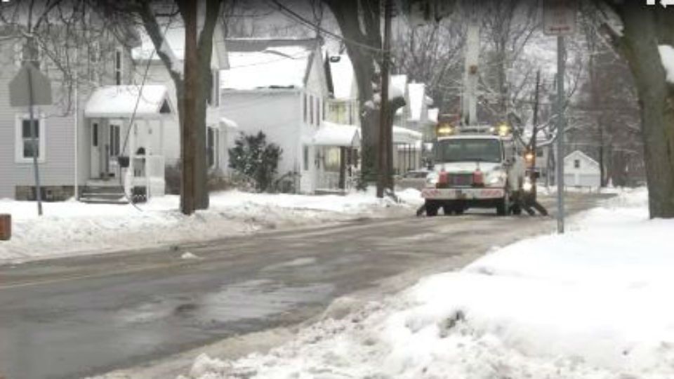 Thousands of WNY residents still without power