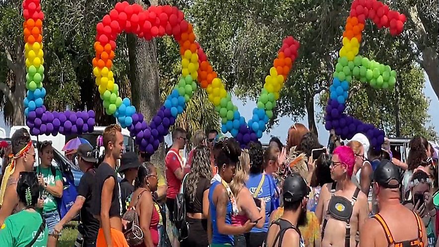 St. Pete Pride Parade revient à une grande participation