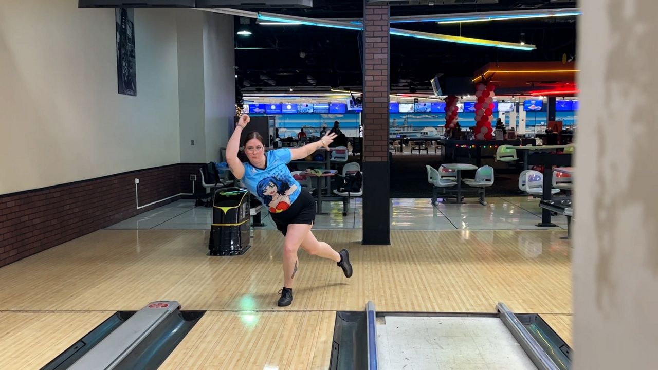 Deltona native rolls perfect game at PWBA Regional