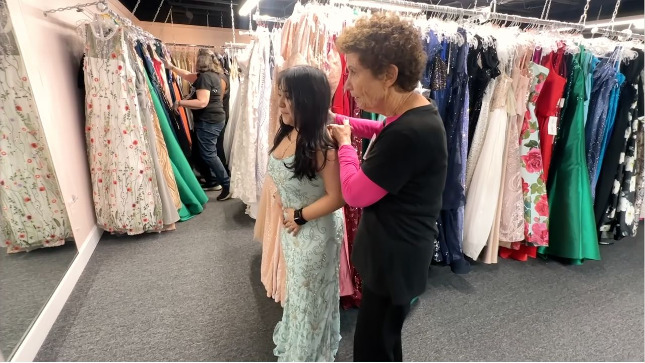 Free prom dresses help Cincinnati seniors shine