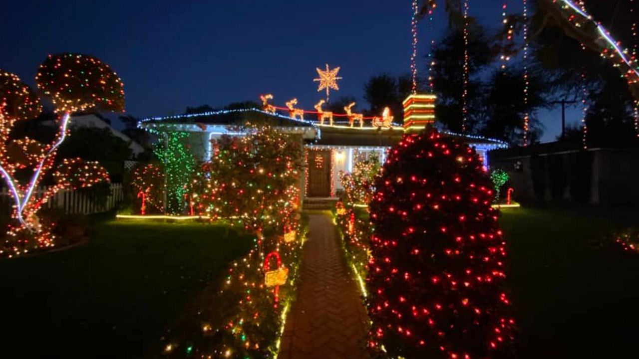 Christmas Lights Inland Empire 2022 Father From Humble Beginnings Lights Brightest Home On Block