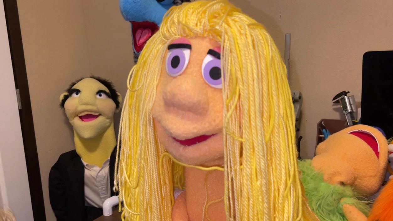 Texas man's puppetmaking skills help heal