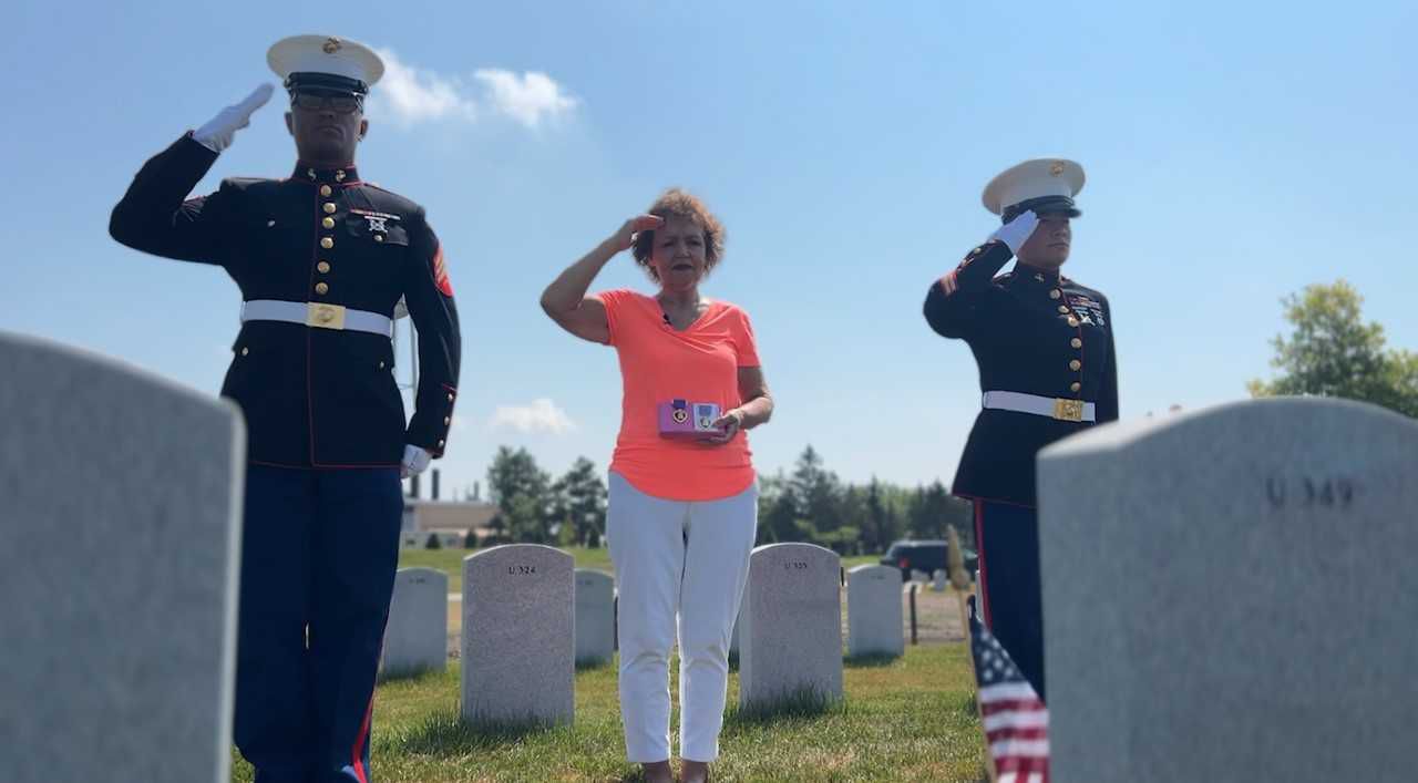 Woman returns Purple Heart medals to veteran