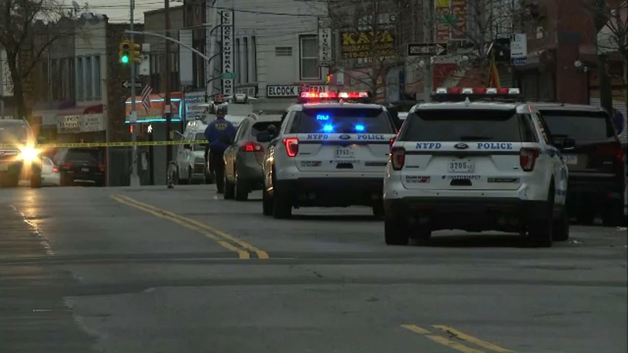 Man charged with murder in connection with Queens stabbing, hit-and-run