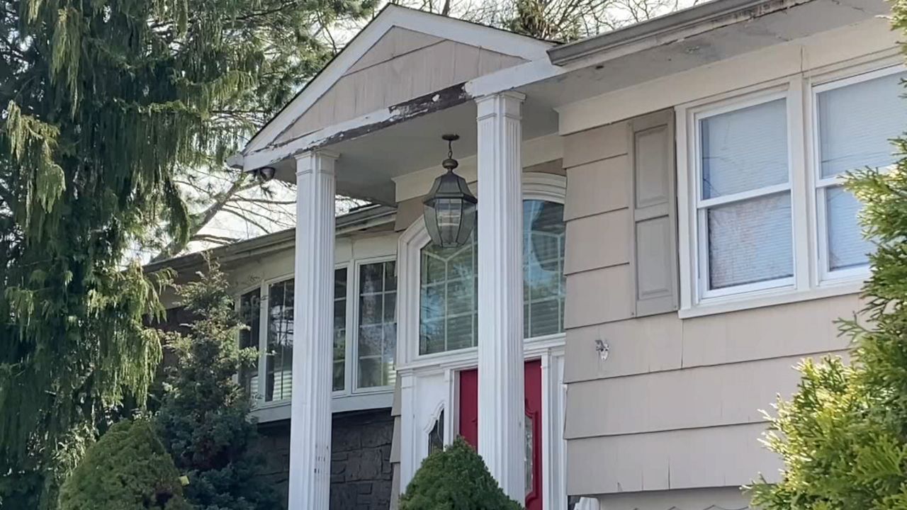 Bayside residents squatters put foreclosed home on Airbnb