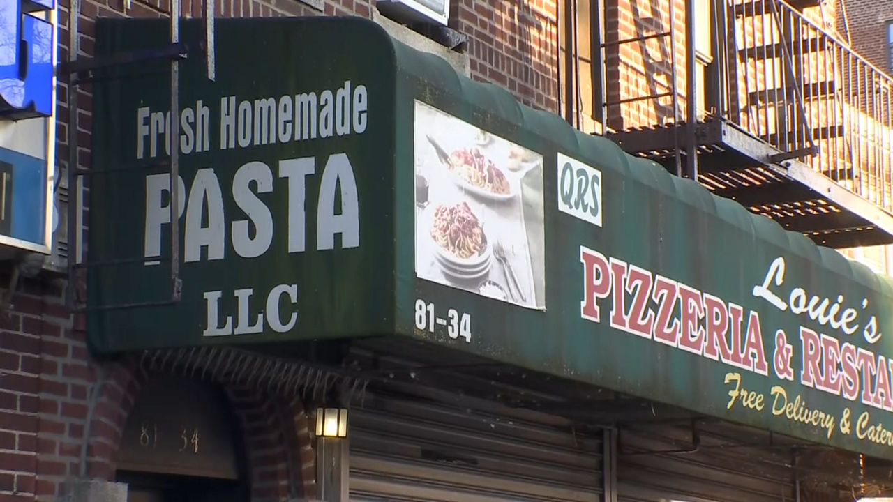 queens pizzeria stabbing